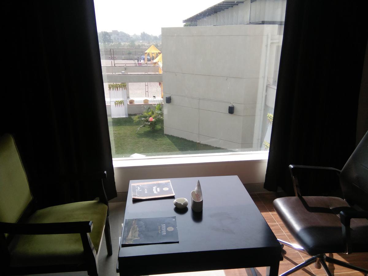 Silver Estate Resort Tikamgarh Exterior photo